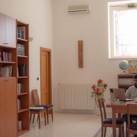 فندق Centro Di Spiritualita Madonna Della Nova أوستوني المظهر الخارجي الصورة