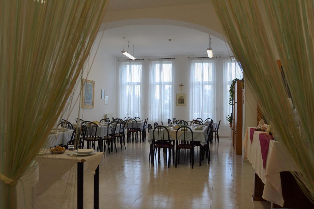 فندق Centro Di Spiritualita Madonna Della Nova أوستوني المظهر الخارجي الصورة